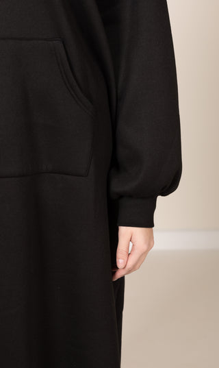 Zwarte lange hoodie met kangoeroezak en lange mouwen, boorden met elastiek