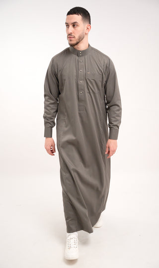 Chino Saudi Qamis - Dunkelgrau