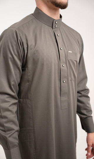Chino Saudi Qamis - Dunkelgrau
