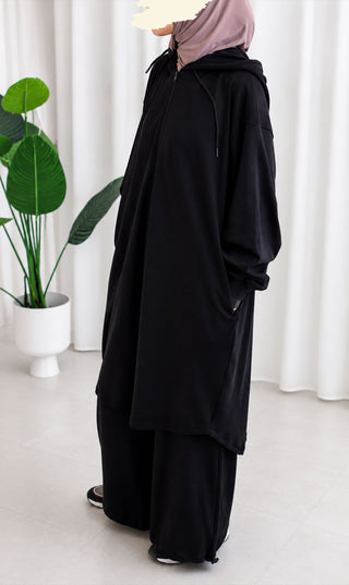 Modest Sportpak/Tracksuit by UsW 2026
