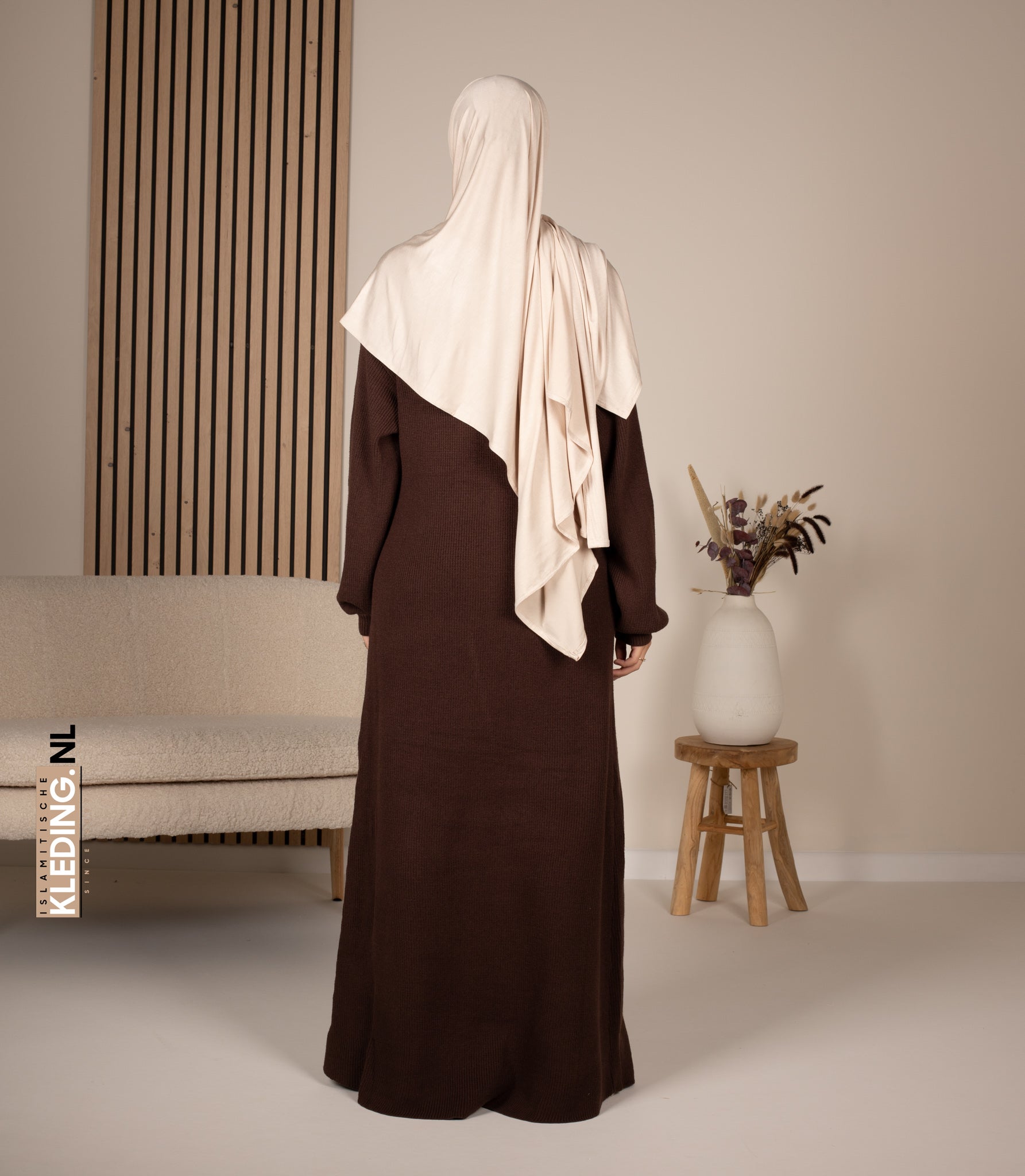 Yadamah Knitted Abaya - For the colder days islamitischekleding.nl Yadamah Knitted Abaya - For the colder days islamitischekleding.nl