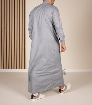 Chino Saudi Qamis- Lichtgrijs