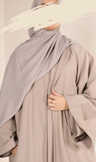 Open kimono ZAHRAA smokey sand: draperende hals en manchetmouwen met knoopsluiting