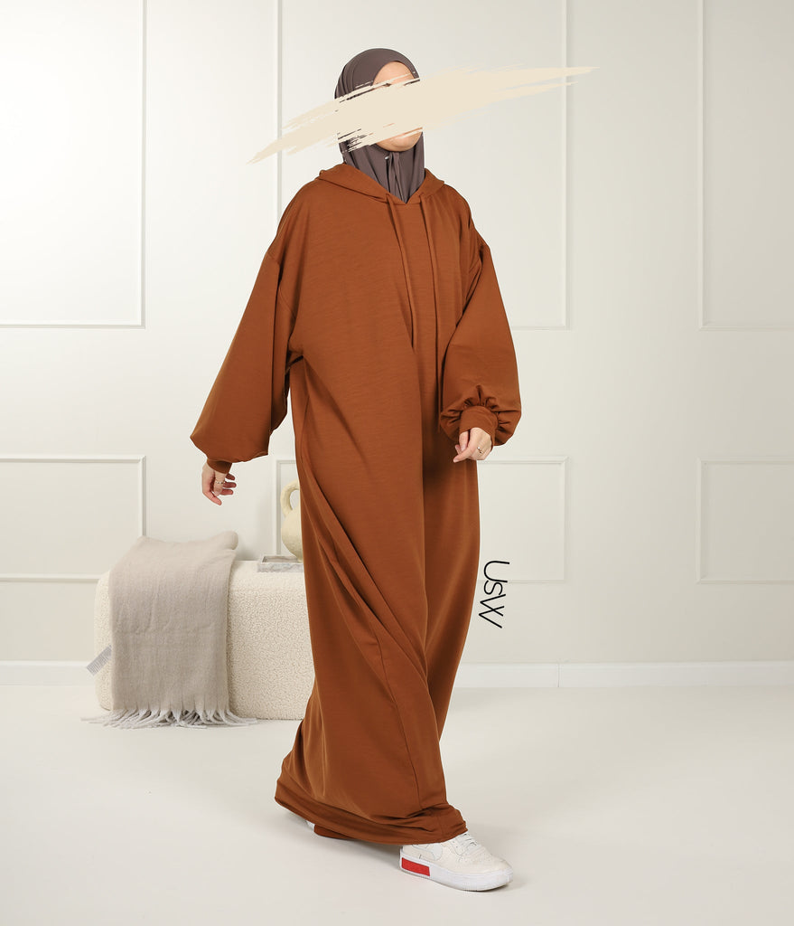 UsW - عباية بغطاء رأس طويل