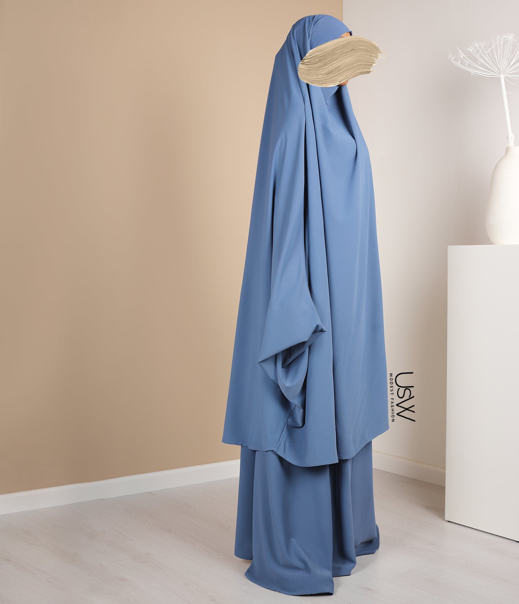 Khimar met Rok Petrol